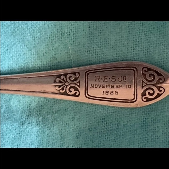 TIFFANY Sterling Engraved Antique Baby Spoon - Picture 5 of 9